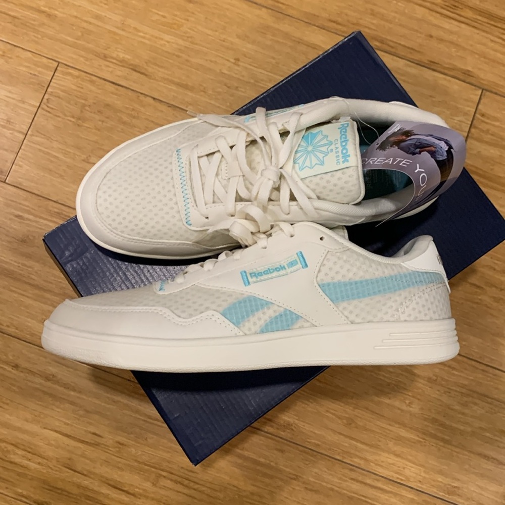 NEW Women Sneakers Shoes White Reebok Classic Club Memt Txt size 9